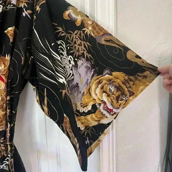 Rare Japanese Kimono - One Size HAPPICOAT Dragon and Tiger Men‘s - Picture 5 of 11